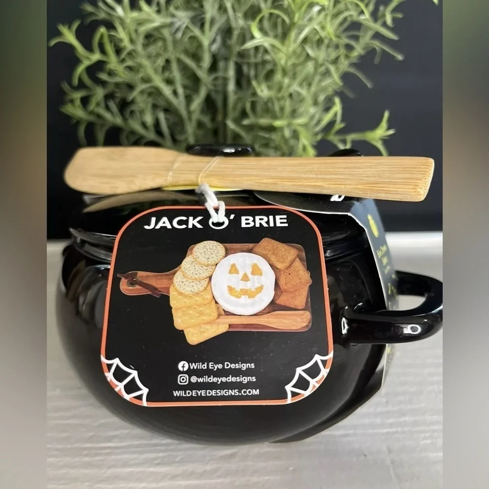 Wild Eye Designs Black Cat Brie Cheese Baker Gothic Halloween Serveware NWT